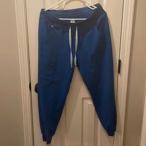 FIGS medium petite jogger scrub pant